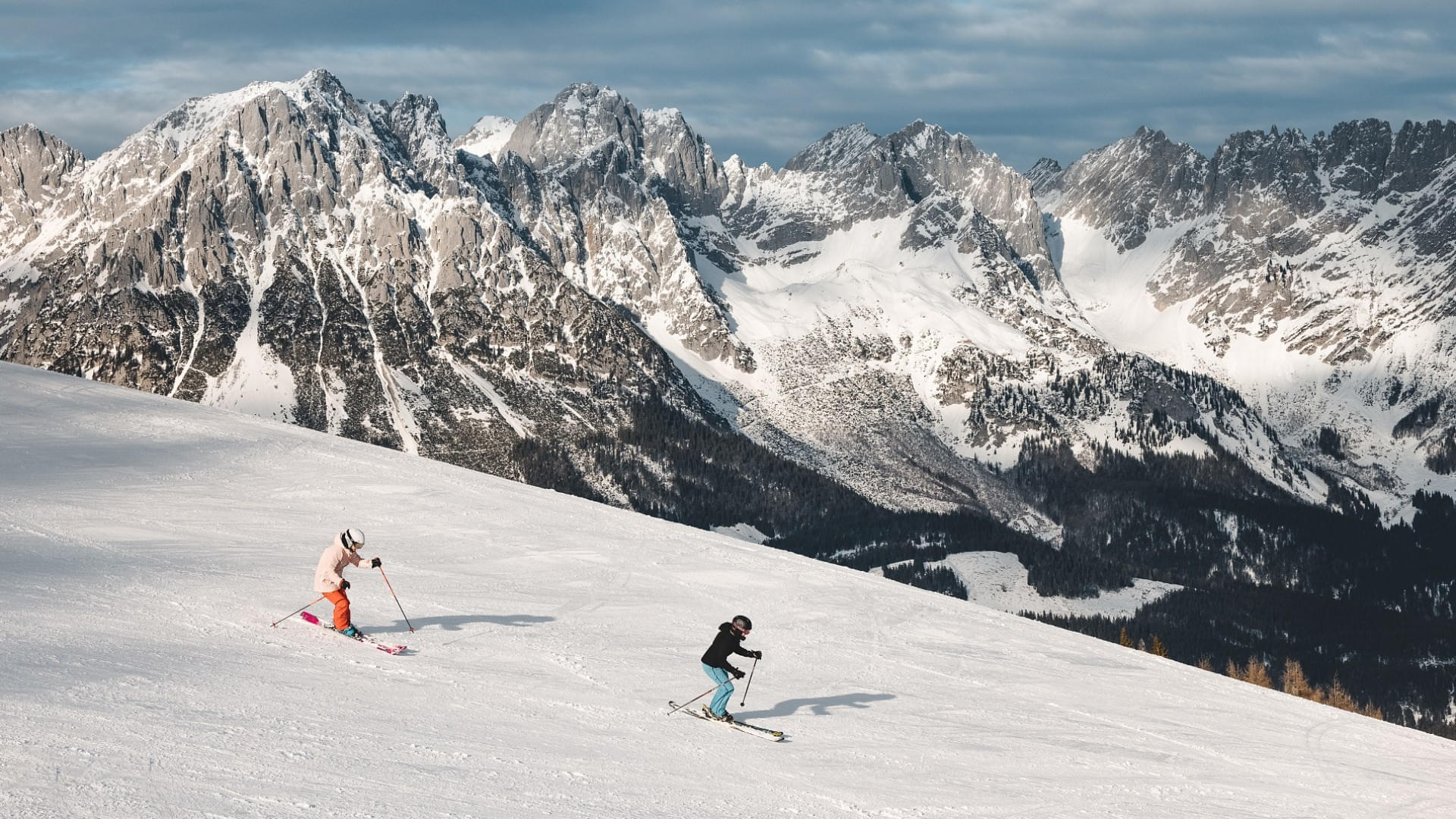 hd-Skifahren-mit-Wilder-Kaiser-PanoramaCmathaeusgartner